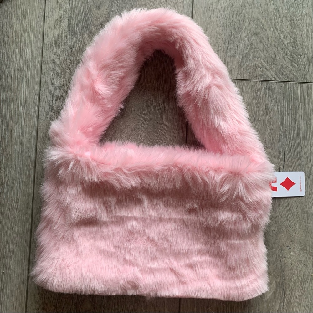 Ava fluffy pink bag
